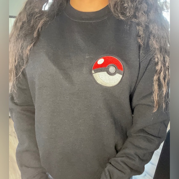 Handmade Pokémon charmander embroidered sweater - Picture 5 of 7